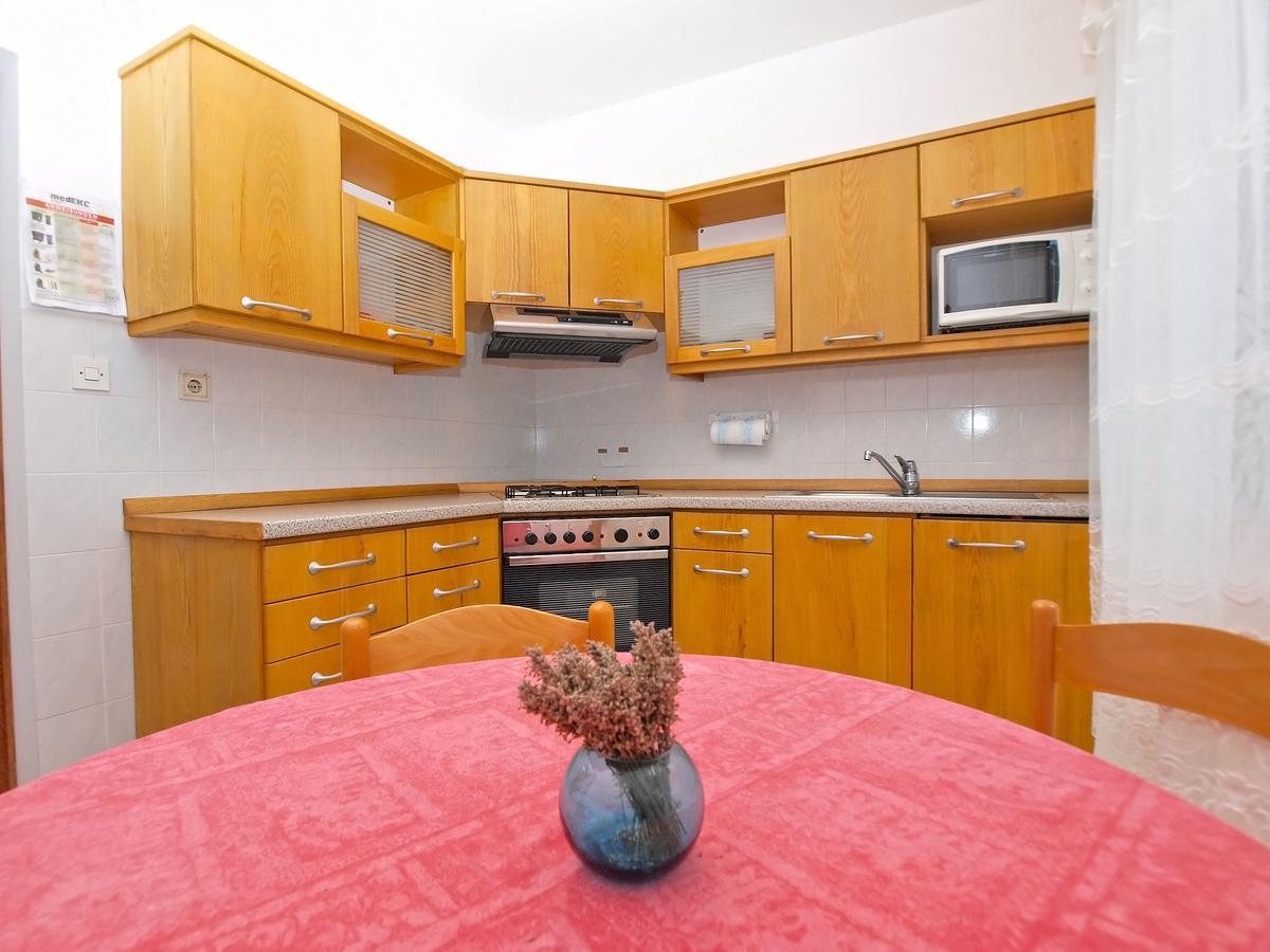 Apartments Dvorine 1210 Banjole Eksteriør billede