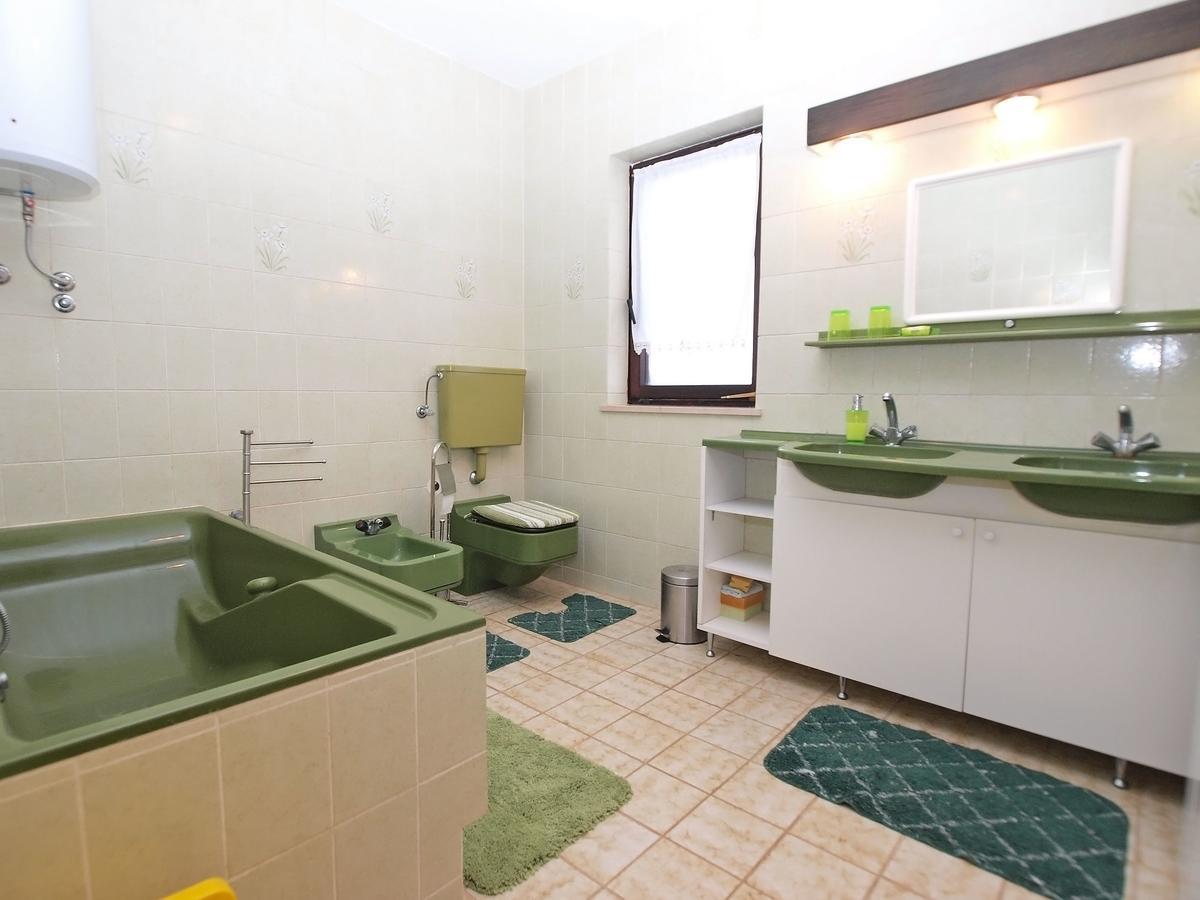 Apartments Dvorine 1210 Banjole Eksteriør billede